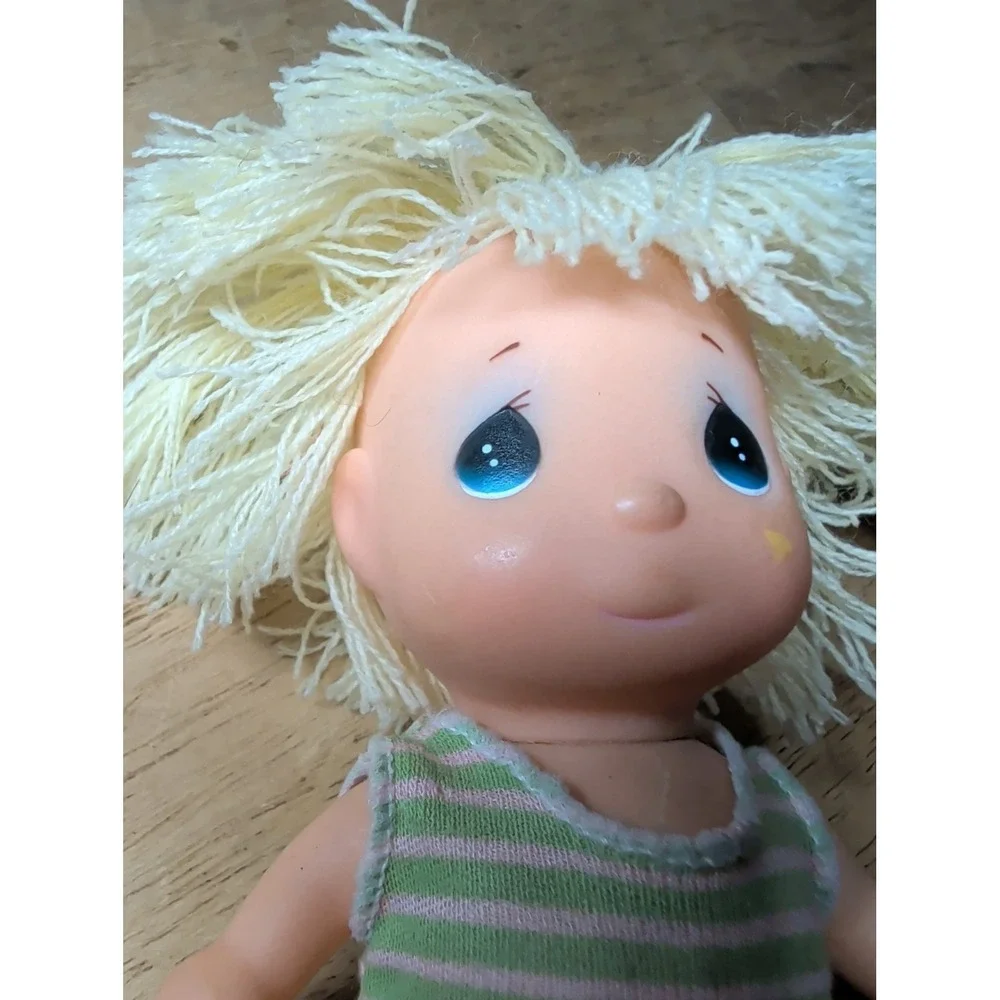 VINTAGE 1989 PRECIOUS MOMENTS ENESCO DOLL Used  Good Shape Free Shipping
